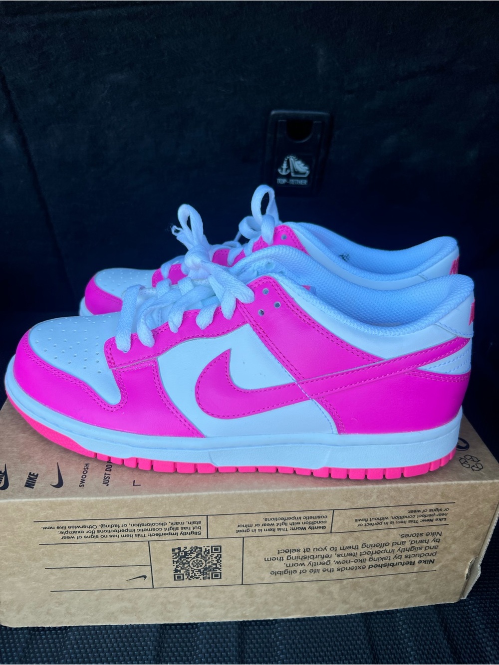 Nike Dunk Low (GS)/White-Laser Fuchsia (FB9109-102)/Size: 7W/8.5W Refurbished